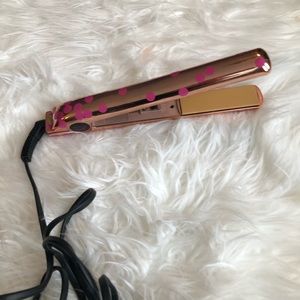 CHI hair straightener